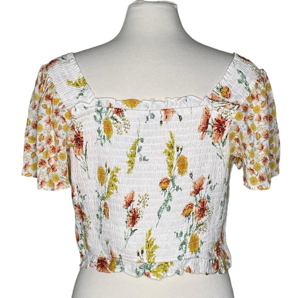 Torrid 1 SMOCKED FLUTTER SHORT SLEEVE CROP TOP in Warm Sunset Floral - Picture 4 of 7
